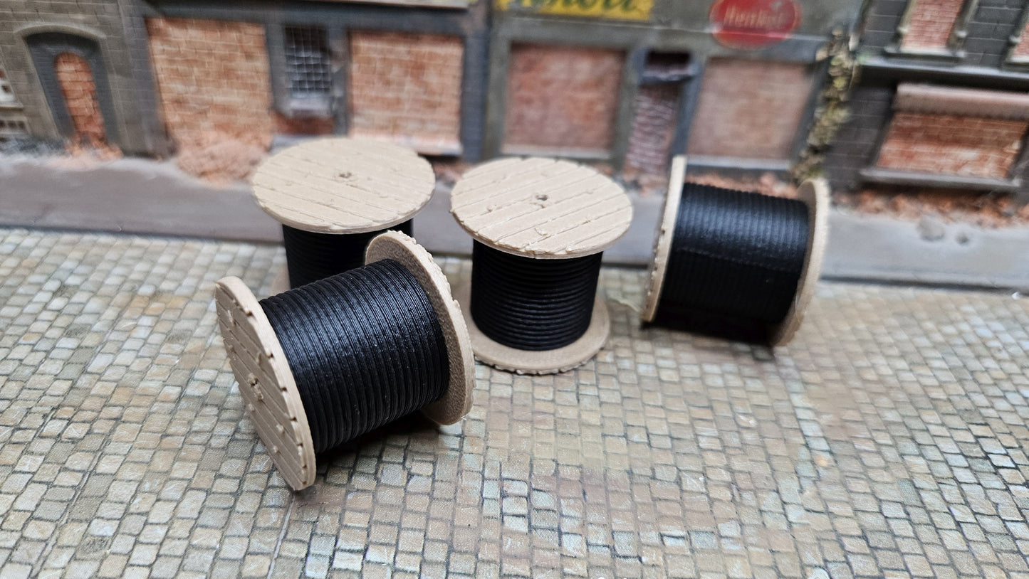 1x oder 4x Kabeltrommel "Schwarz" als Ladegut