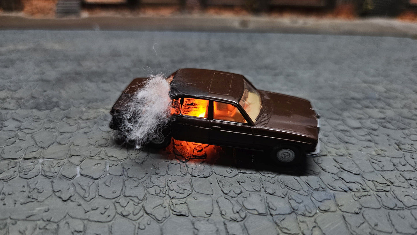Diverse brennende H0 Autos "Krawalle" + Feuer LED (1:87)