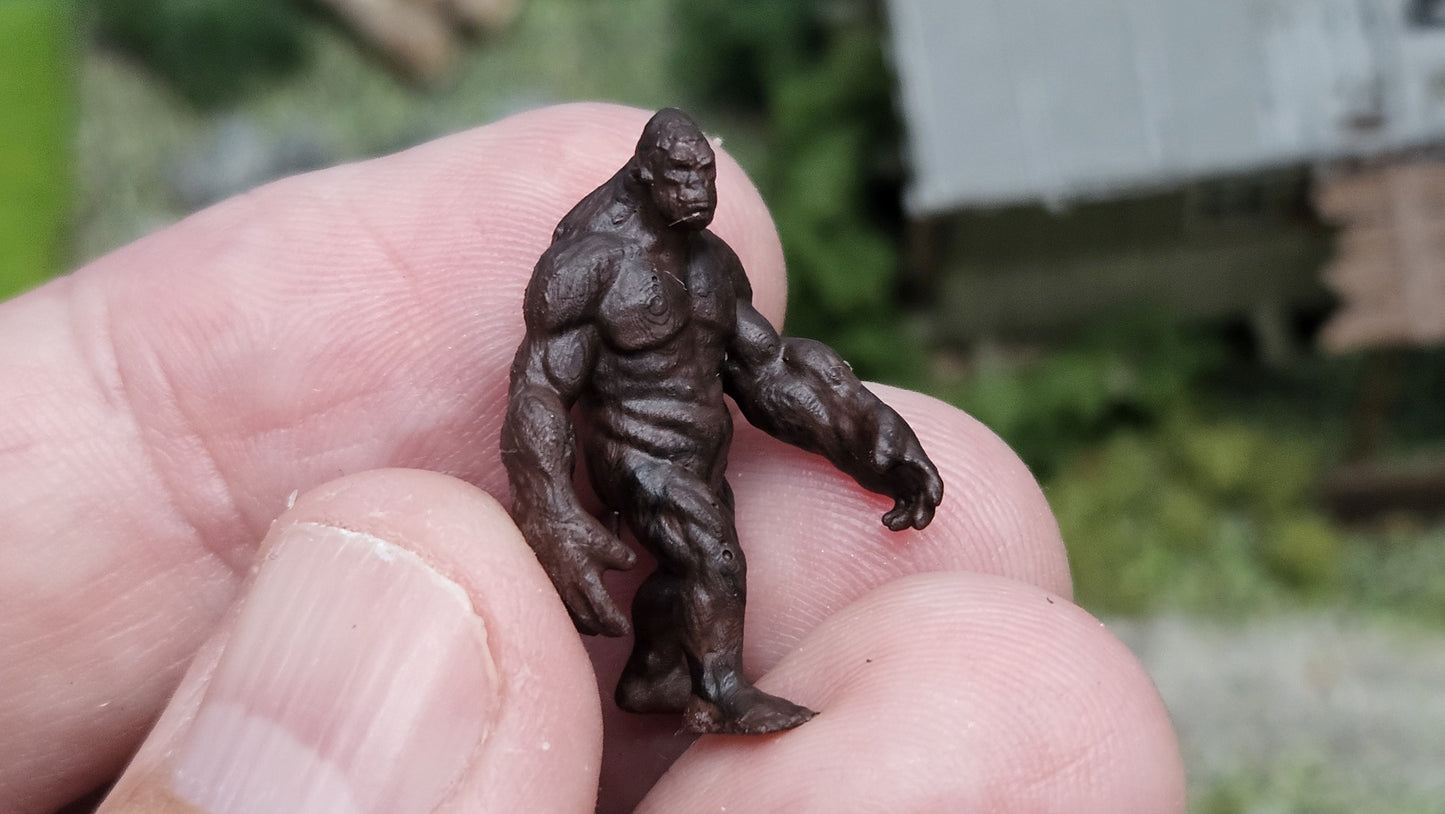 Bigfoot / Sasquatch Waldmensch aus Resin - optional bemalt