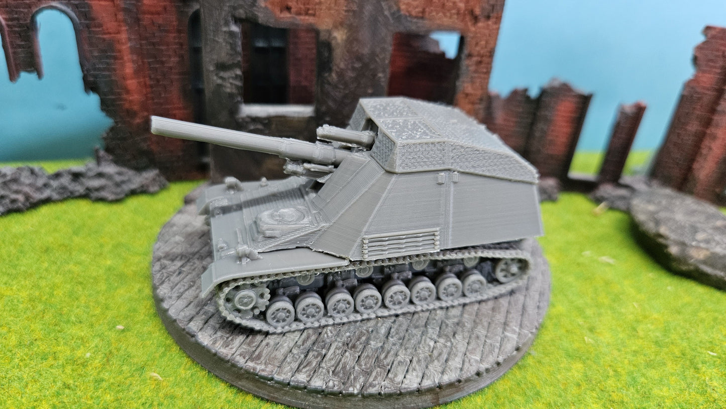 Panzerhaubitze "Hummel" mit Käfigpanzerung