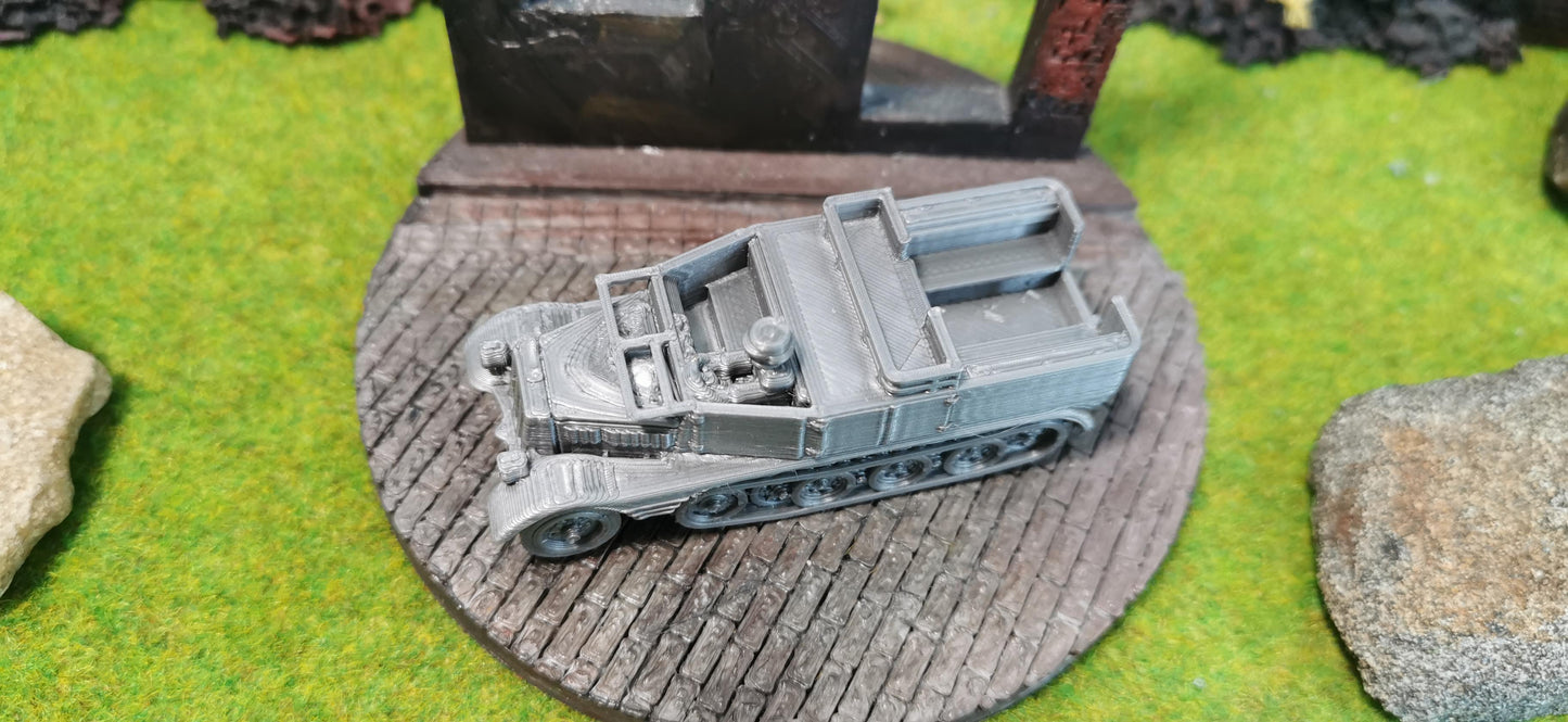 Sd.Kfz. 11 Halbkettenfahrzeug Artilleriezugmaschine "Fenster unten"