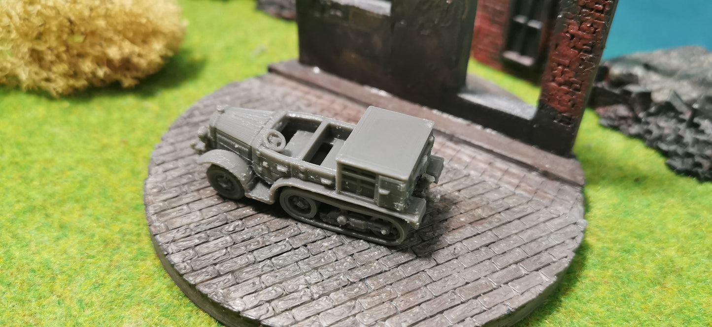 Wehrmacht UNIC P107 Artillerietraktor Halbkettenfahrzeug