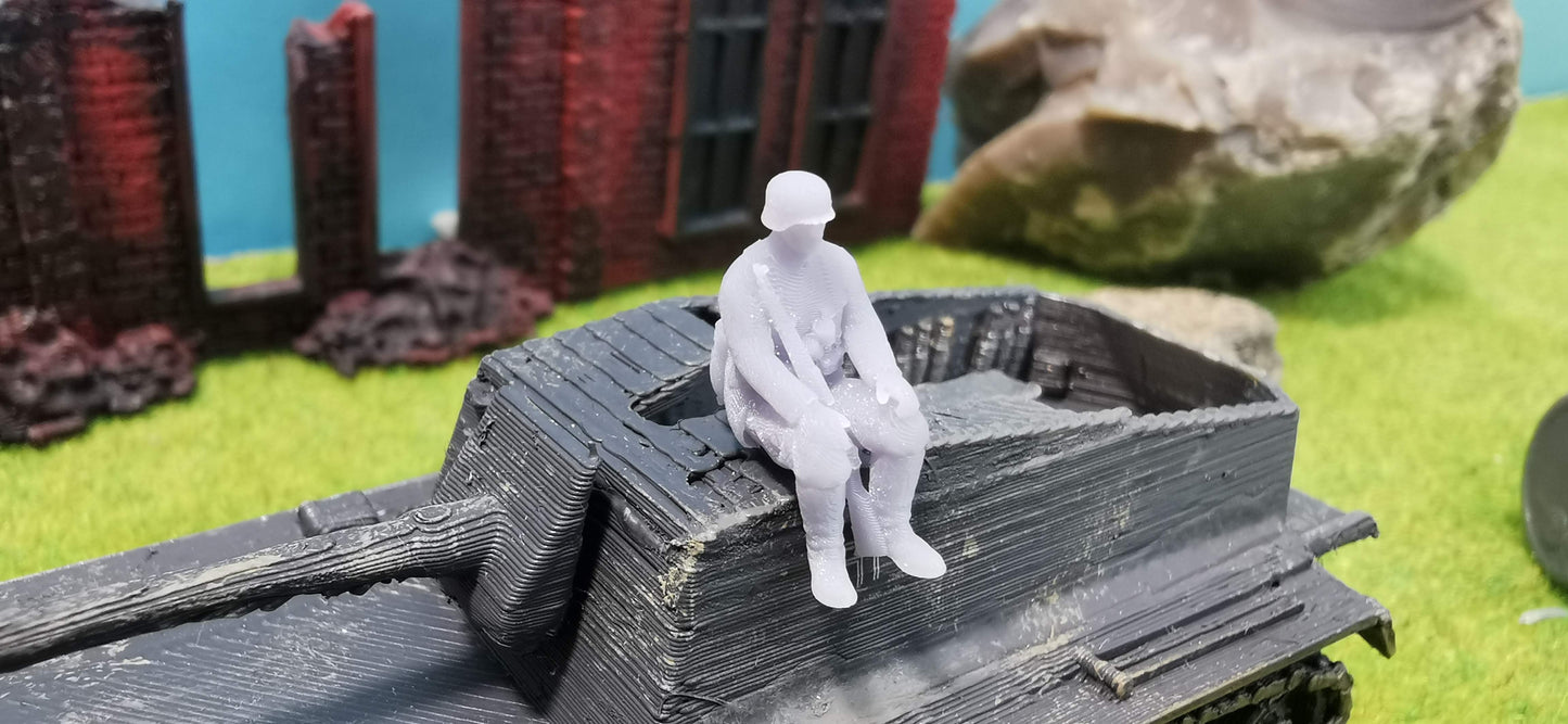 5x Resin Figuren "sitzende Deutsche Soldaten" der Wehrmacht WW2