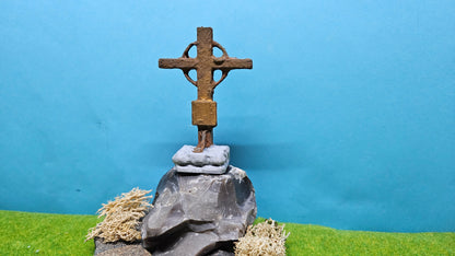 Gipfelkreuz für Diorama, Eisenbahn in Echtrost