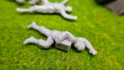 6x Resin Figuren "gefallene Deutsche Soldaten" der Wehrmacht WW2 - unbemalt