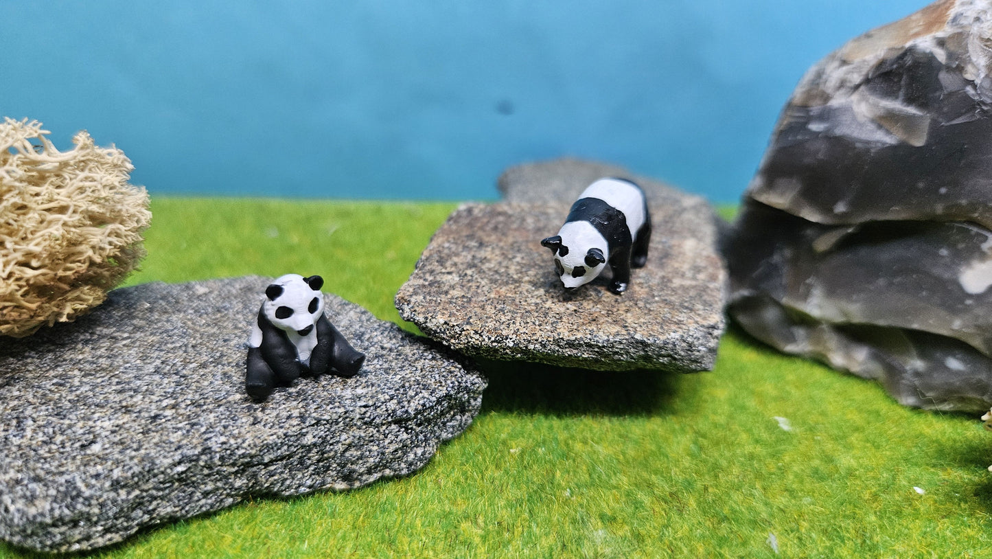 2x Pandas Panda Bären aus Resin 1:87 (H0) - bemalt oder unbemalt
