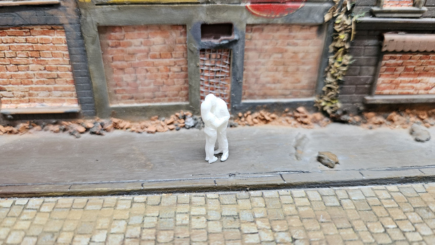 1:87 H0 Liebespaar "Am Bahnsteig" Figuren Resin