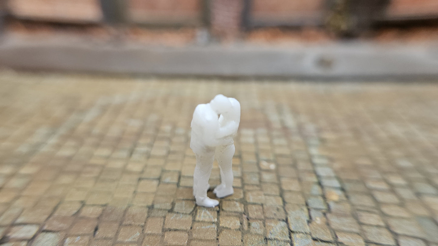 1:87 H0 Liebespaar "Am Bahnsteig" Figuren Resin