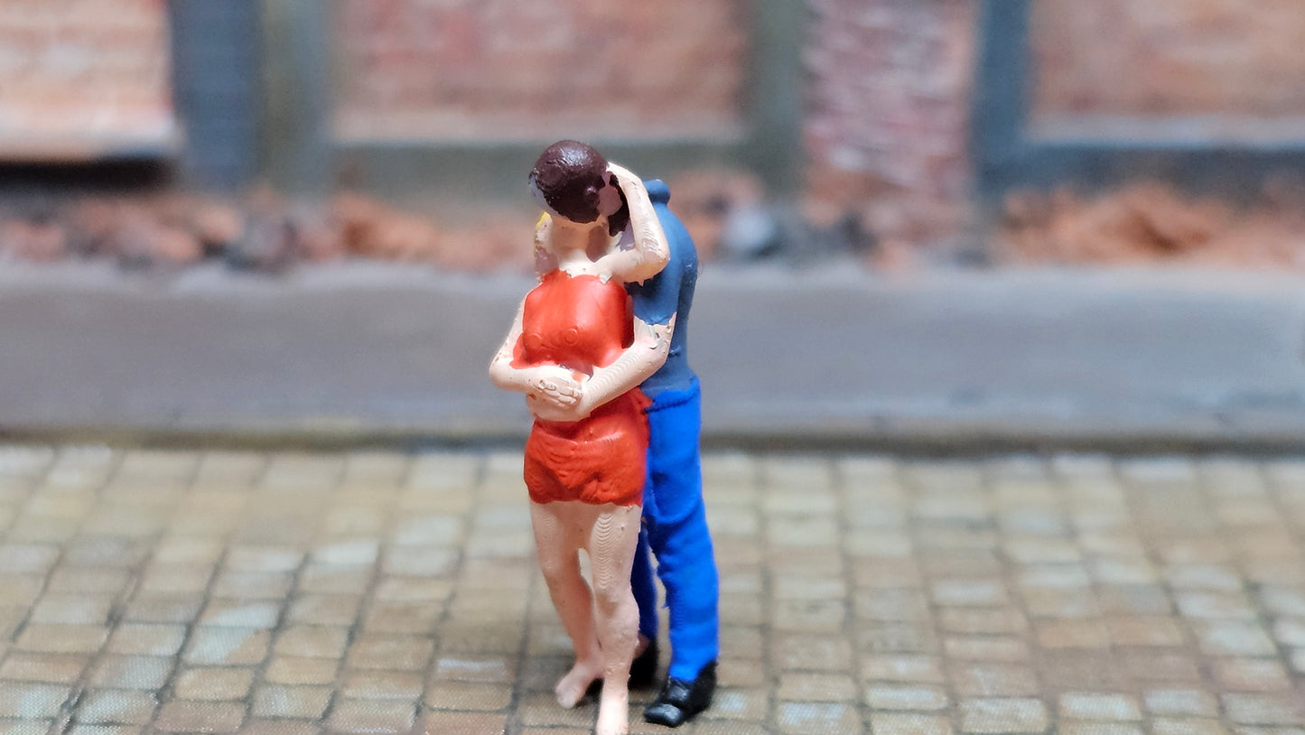 1:87 H0 Liebespaar "Stürmische Liebe" Figuren Resin