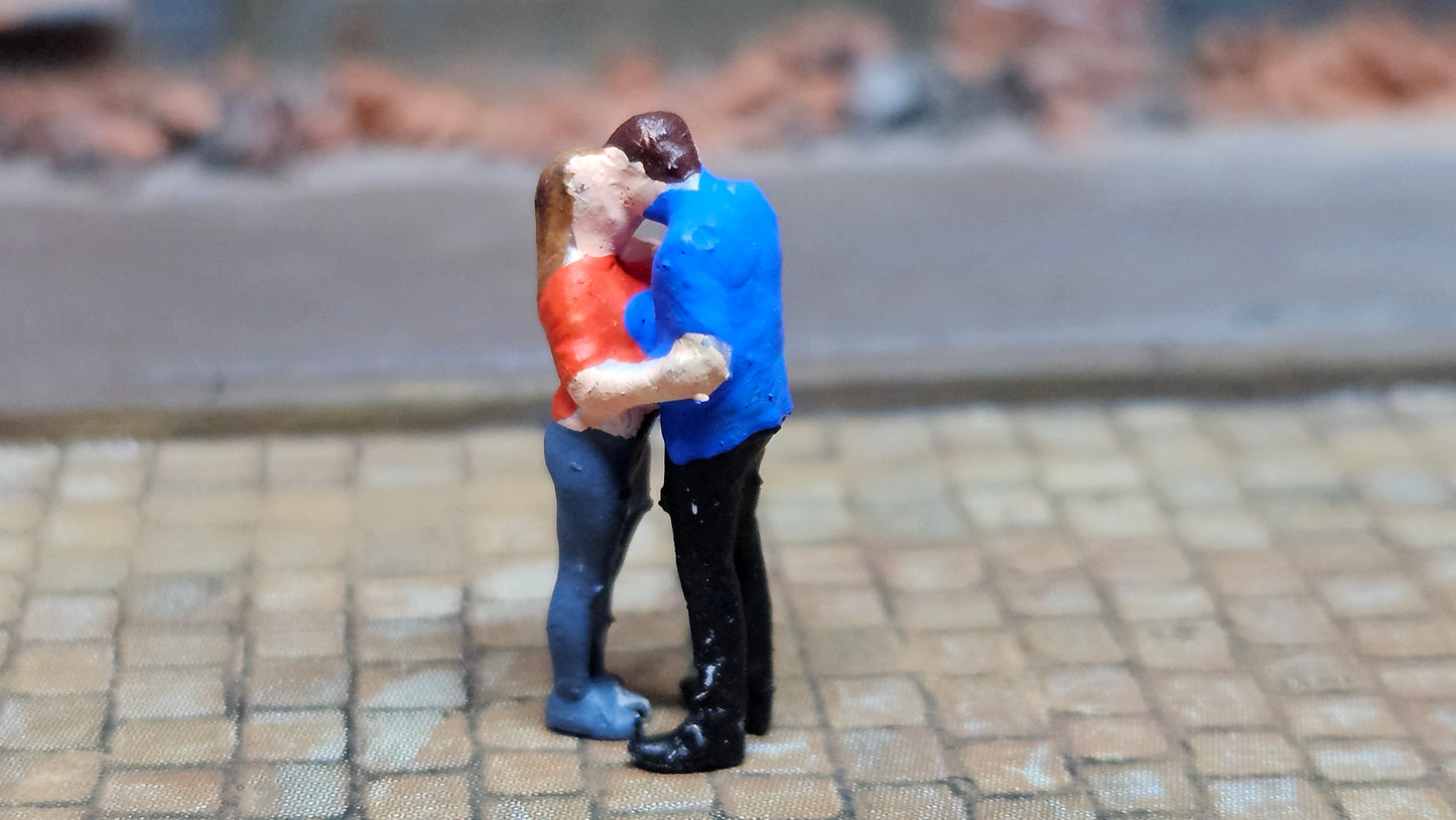 1:87 H0 Liebespaar "Am Bahnsteig" Figuren Resin