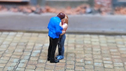 1:87 H0 Liebespaar "Am Bahnsteig" Figuren Resin