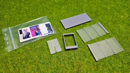 Bushaltestelle als Bausatz oder bemalt (inkl. Graffiti) ggf. LED Beleuchtet