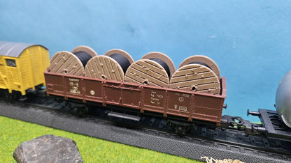 1x oder 4x Kabeltrommel "Schwarz" als Ladegut