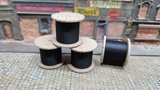 1x oder 4x Kabeltrommel "Schwarz" als Ladegut