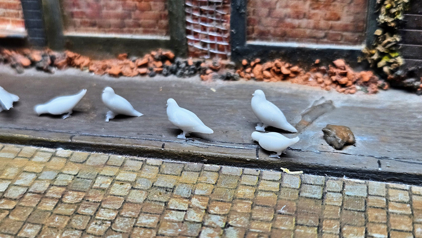 10 Stück Tauben aus Resin für Spur 1 (1:32/1:35)