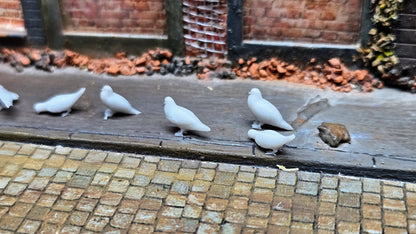 10 Stück Tauben aus Resin für Spur 1 (1:32/1:35)