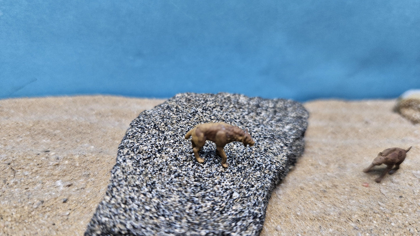 2x Hyänen Raubtiere aus Resin 1:87 (H0) - bemalt oder unbemalt