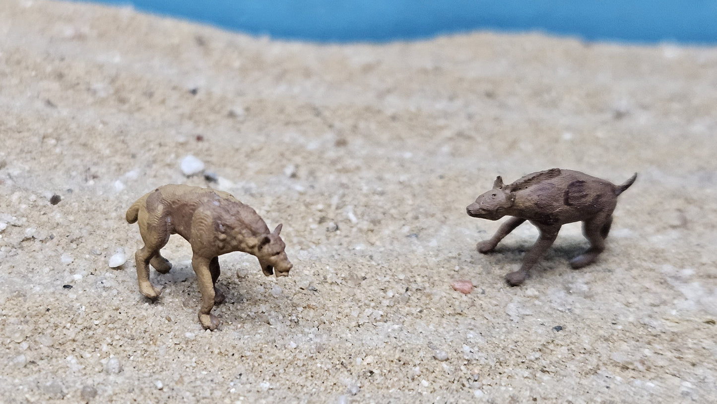 2x Hyänen Raubtiere aus Resin 1:87 (H0) - bemalt oder unbemalt