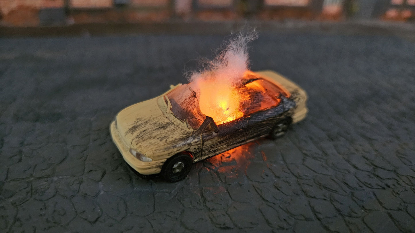 Diverse brennende H0 Autos "Krawalle" + Feuer LED (1:87)