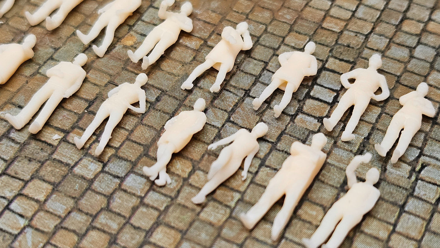 20x Modelleisenbahn Resin Figuren stehend - unbemalt