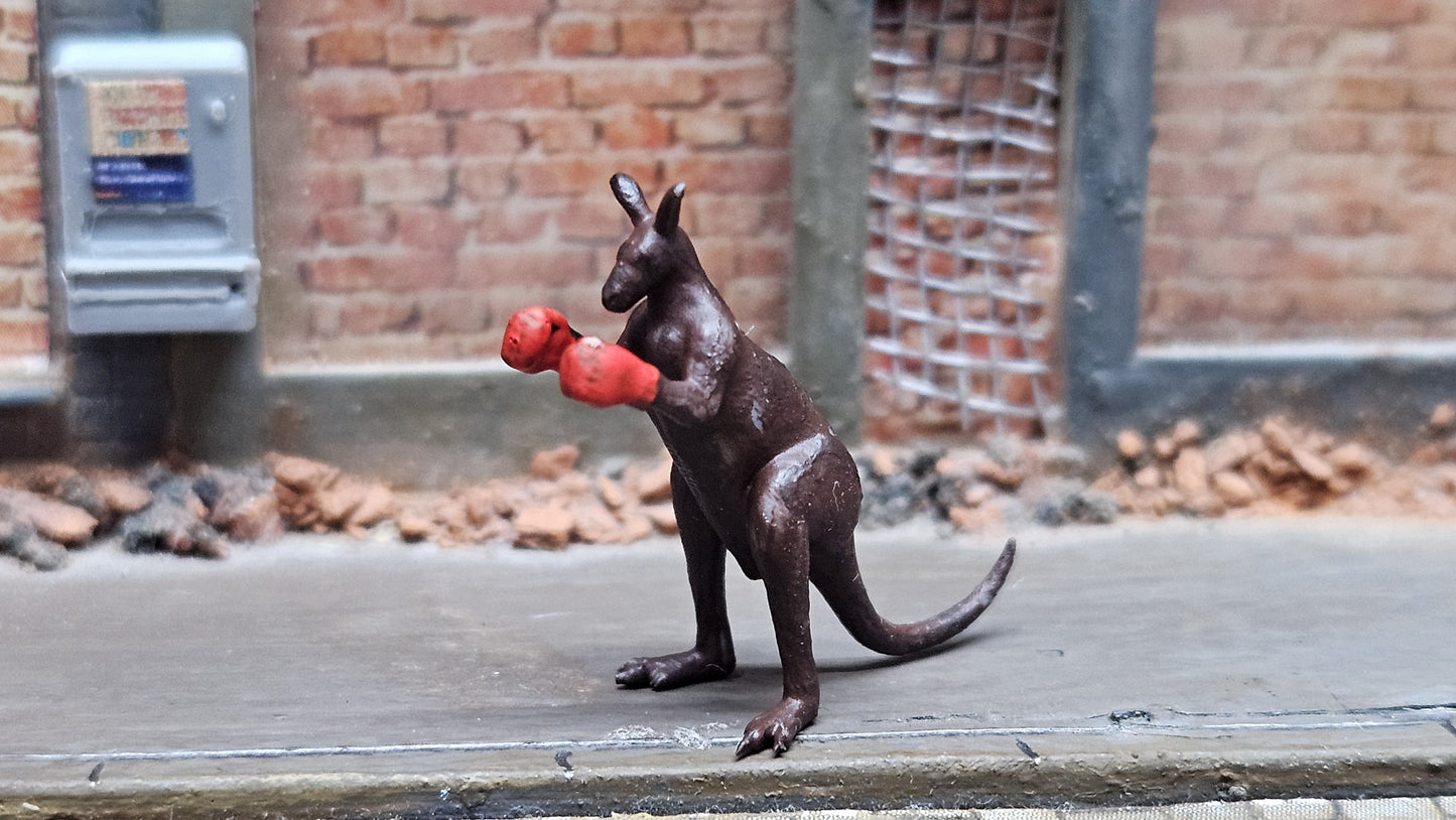 Känguru Resin Figur beim Boxen mit Boxhandschuhen - optional bemalt