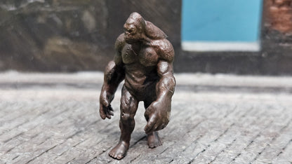 Bigfoot / Sasquatch Waldmensch aus Resin - optional bemalt