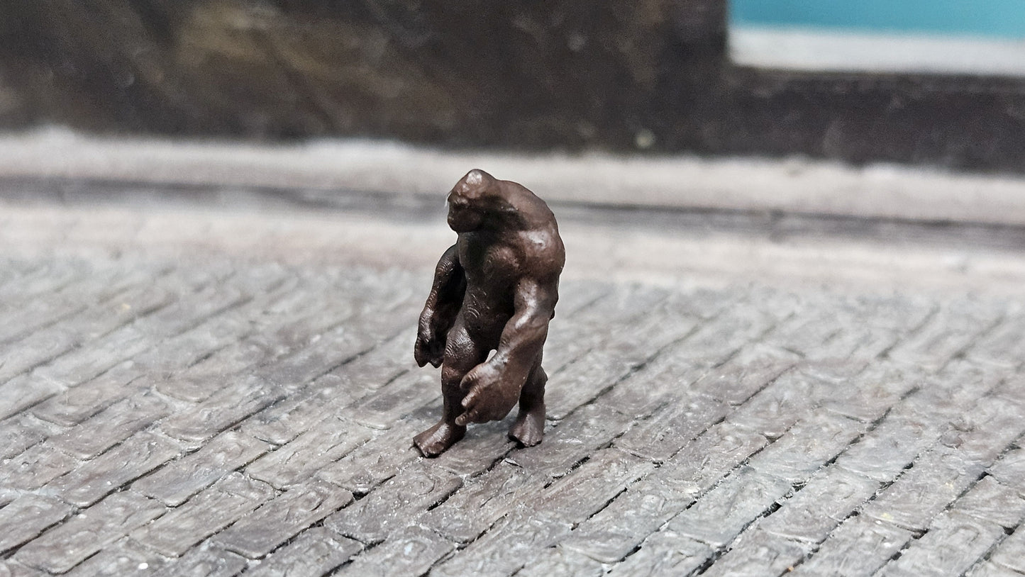 Bigfoot / Sasquatch Waldmensch aus Resin - optional bemalt