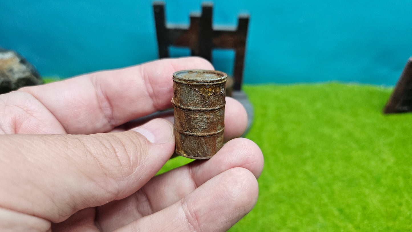 Fässer als Ladegut, für Schrottplatz - ggf. rostig