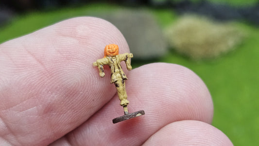 Vogelscheuche aus Resin - wahlweise bemalt