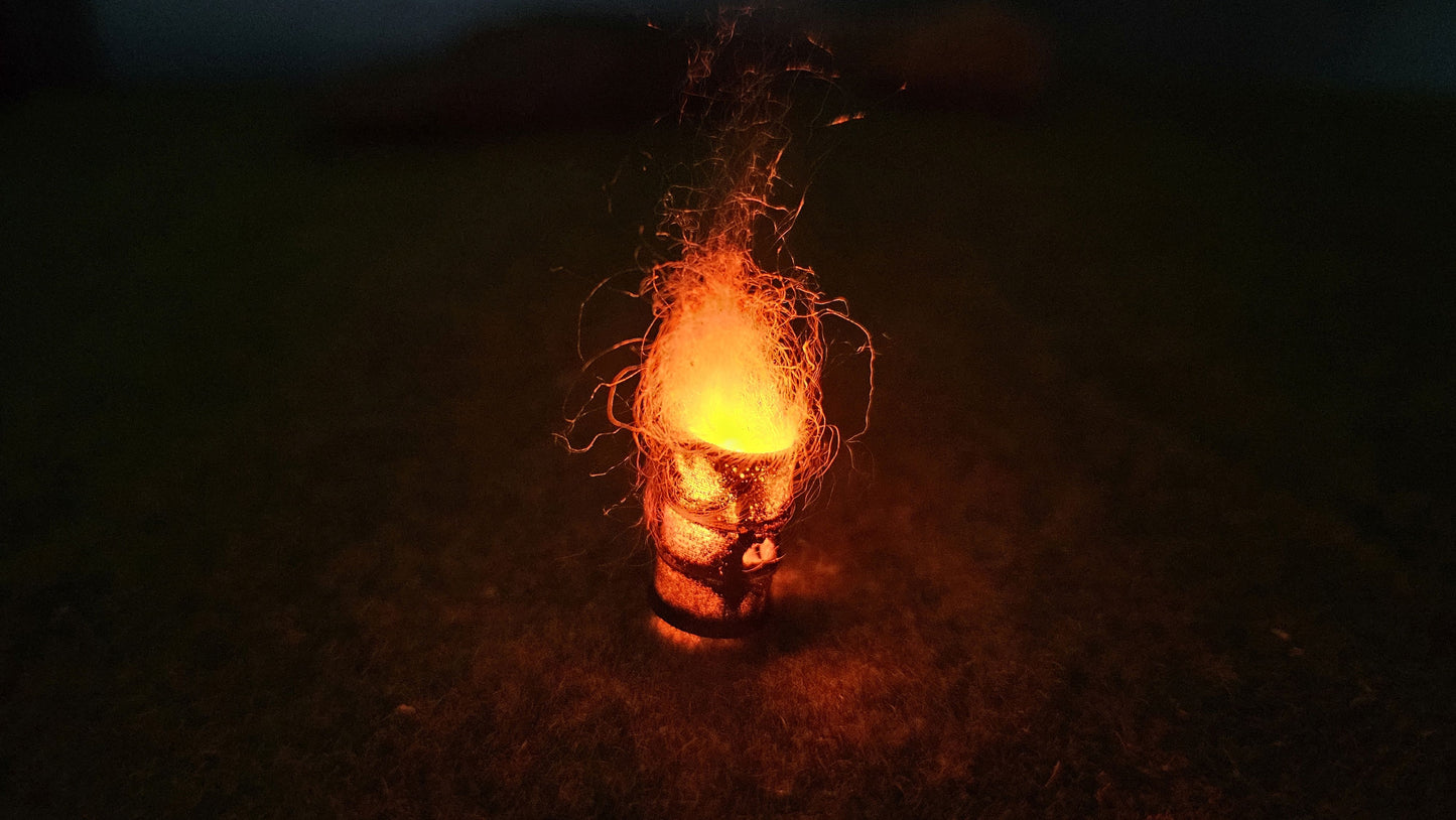Brennendes Fass / Feuertonne mit Flacker-LED (1:72)