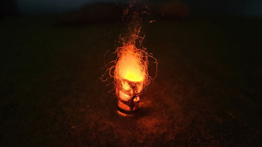 Brennendes Fass / Feuertonne mit Flacker-LED (1:72)