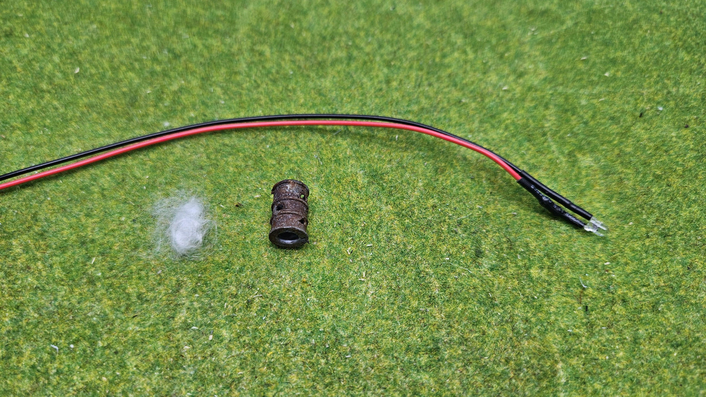 Brennendes Fass / Feuertonne mit Flacker-LED (1:72)