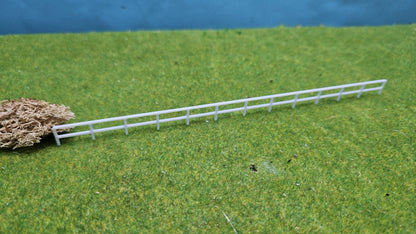 12 Stück "Koppel-Zaun" Weidezaun in weiß (1:87) H0