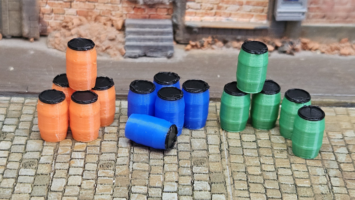 Mehrfabige Kunststofffässer Chemiefässer als Ladegut