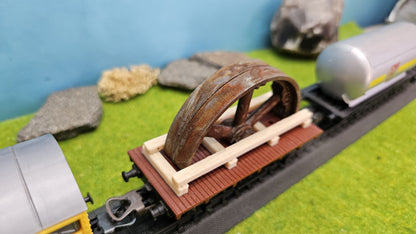 Großes Industrie Schwungrad - Ladegut für Flachwagen, Tiefladewagen