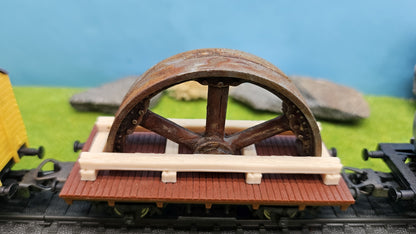 Großes Industrie Schwungrad - Ladegut für Flachwagen, Tiefladewagen