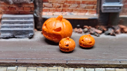 3x Kürbisse – Perfekt für Halloween, Herbst- oder Horror-Szenen aus Resin
