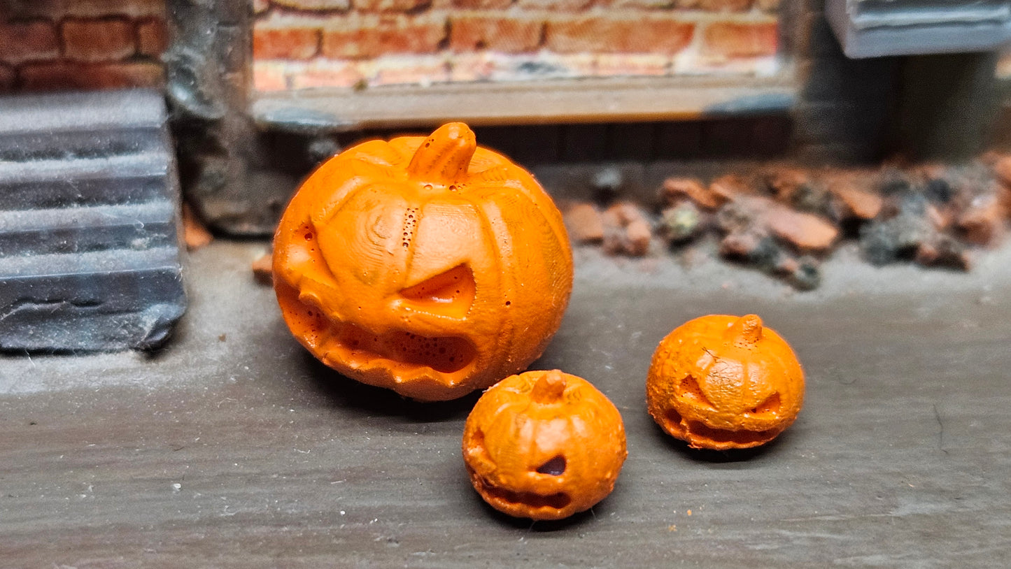 3x Kürbisse – Perfekt für Halloween, Herbst- oder Horror-Szenen aus Resin