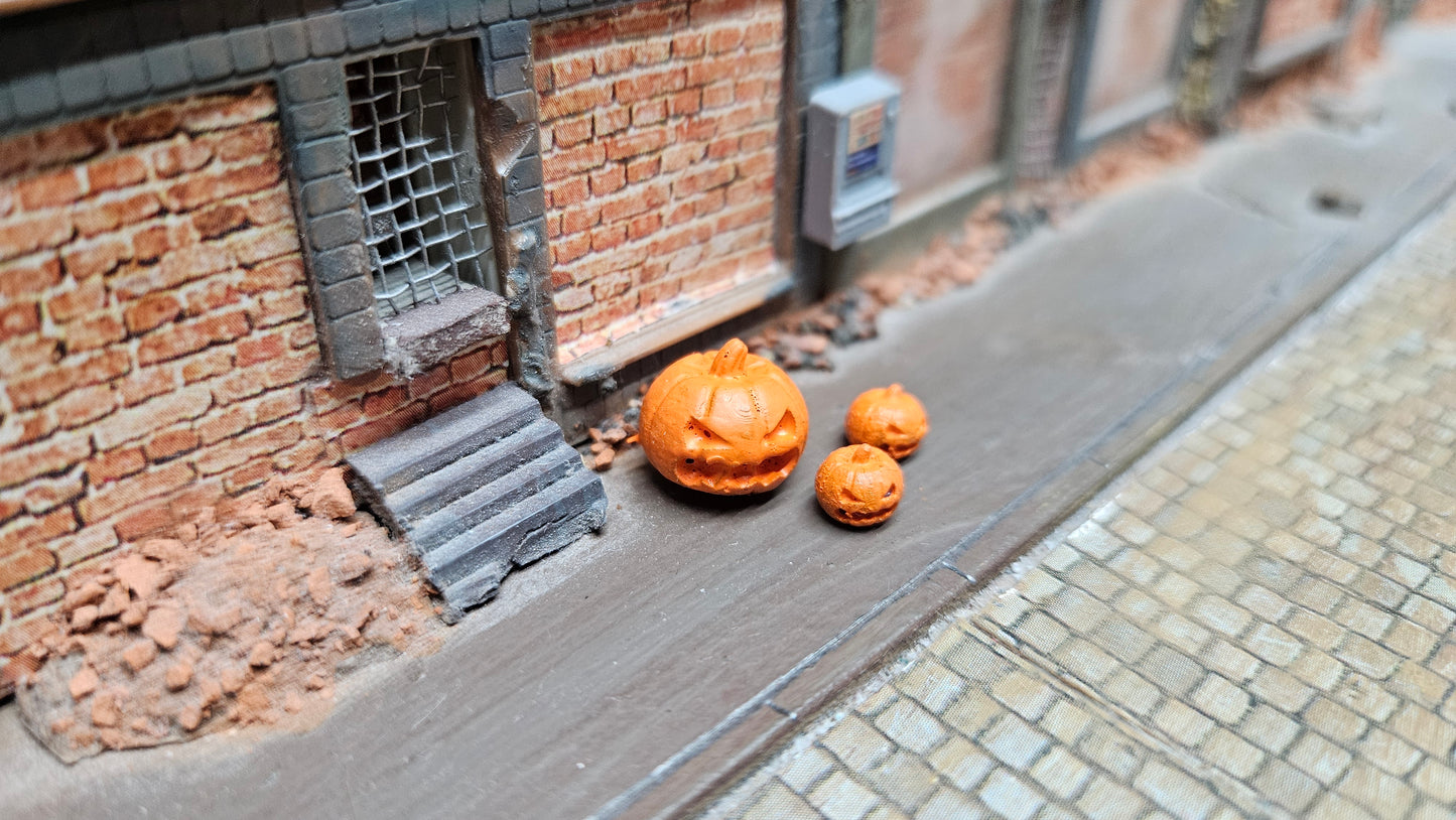 3x Kürbisse – Perfekt für Halloween, Herbst- oder Horror-Szenen aus Resin