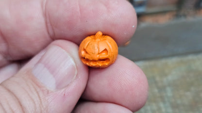 3x Kürbisse – Perfekt für Halloween, Herbst- oder Horror-Szenen aus Resin