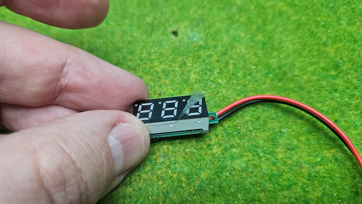 Mini Digital Voltmeter LED rot - 2-adrig (3V-30V)