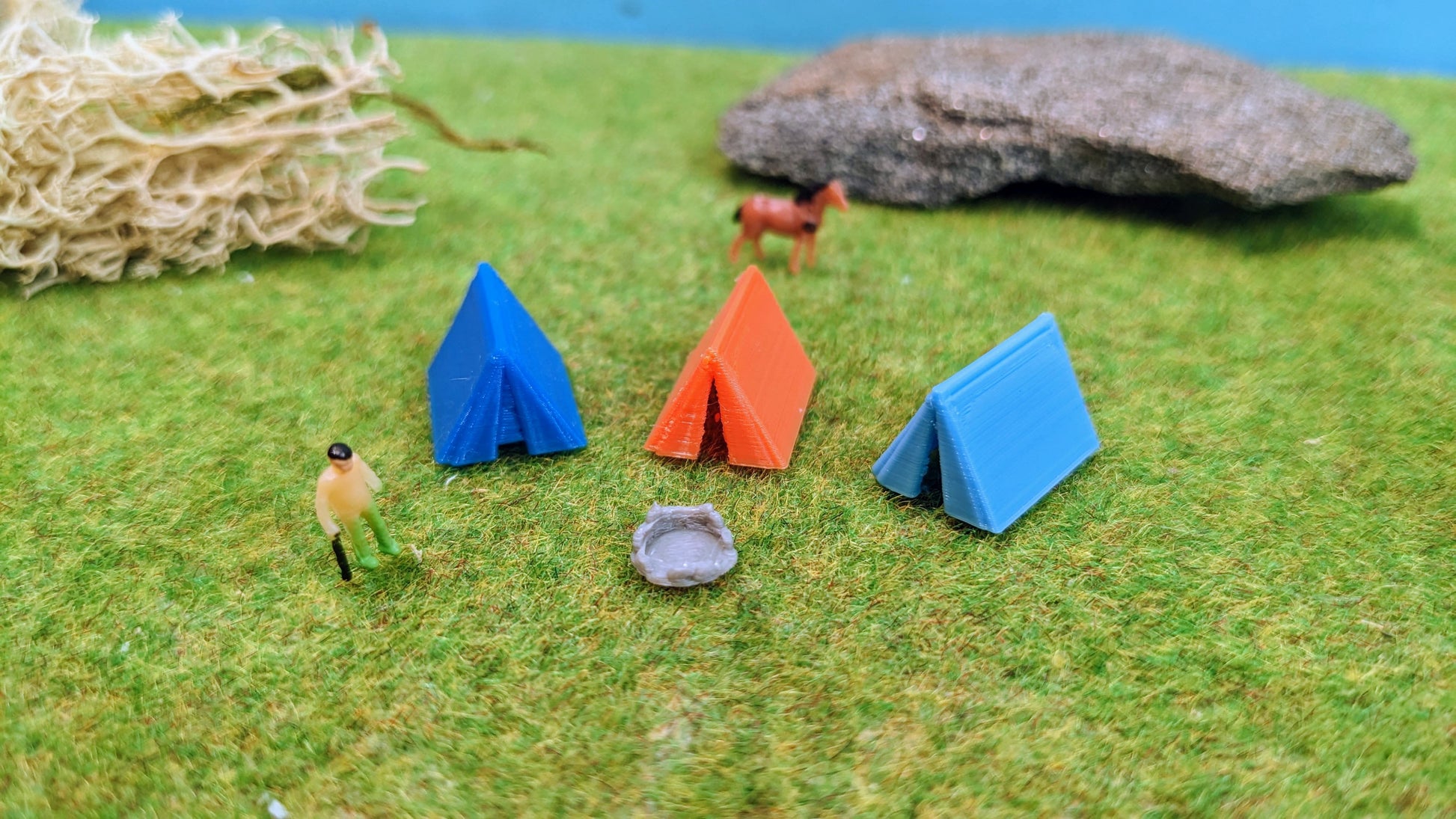 3 Zelte mit Feuerstelle für Campingplatz, Badestrand, Urlaub – 3D-Scale