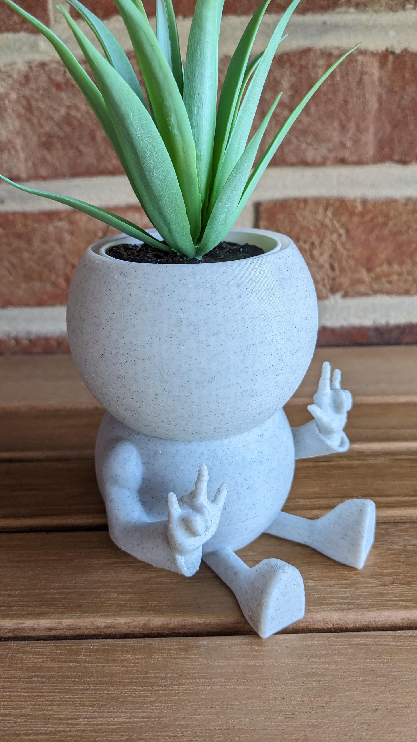 Harry Plant "I love You" lustiger Blumentopf zeigt ASL BSL Zeichensprache