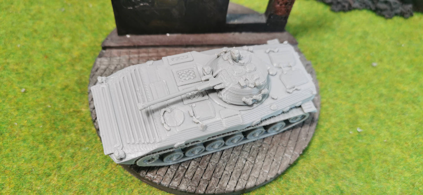 BMP 2 - Russischer Schützenpanzer mit Raketenwerfer