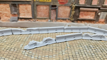10 Stück beschädigte Barrieren / Straßensperren im Beton Look