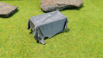 Große Kiste Box Ladegut mit Plane