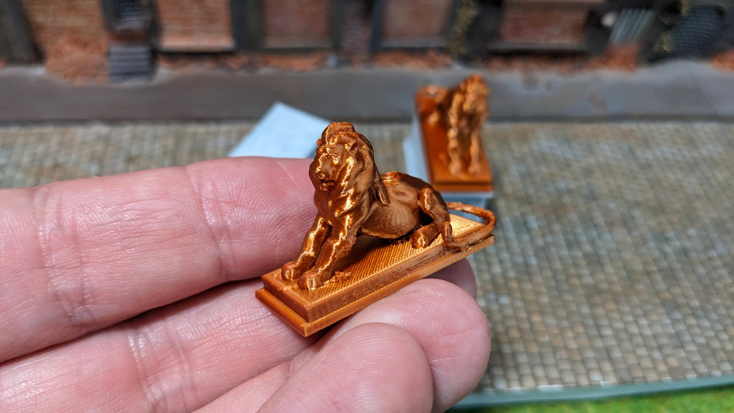 Doppel Eingangspodest "Löwe" sitzend Denkmal - Spur H0 (1:87)