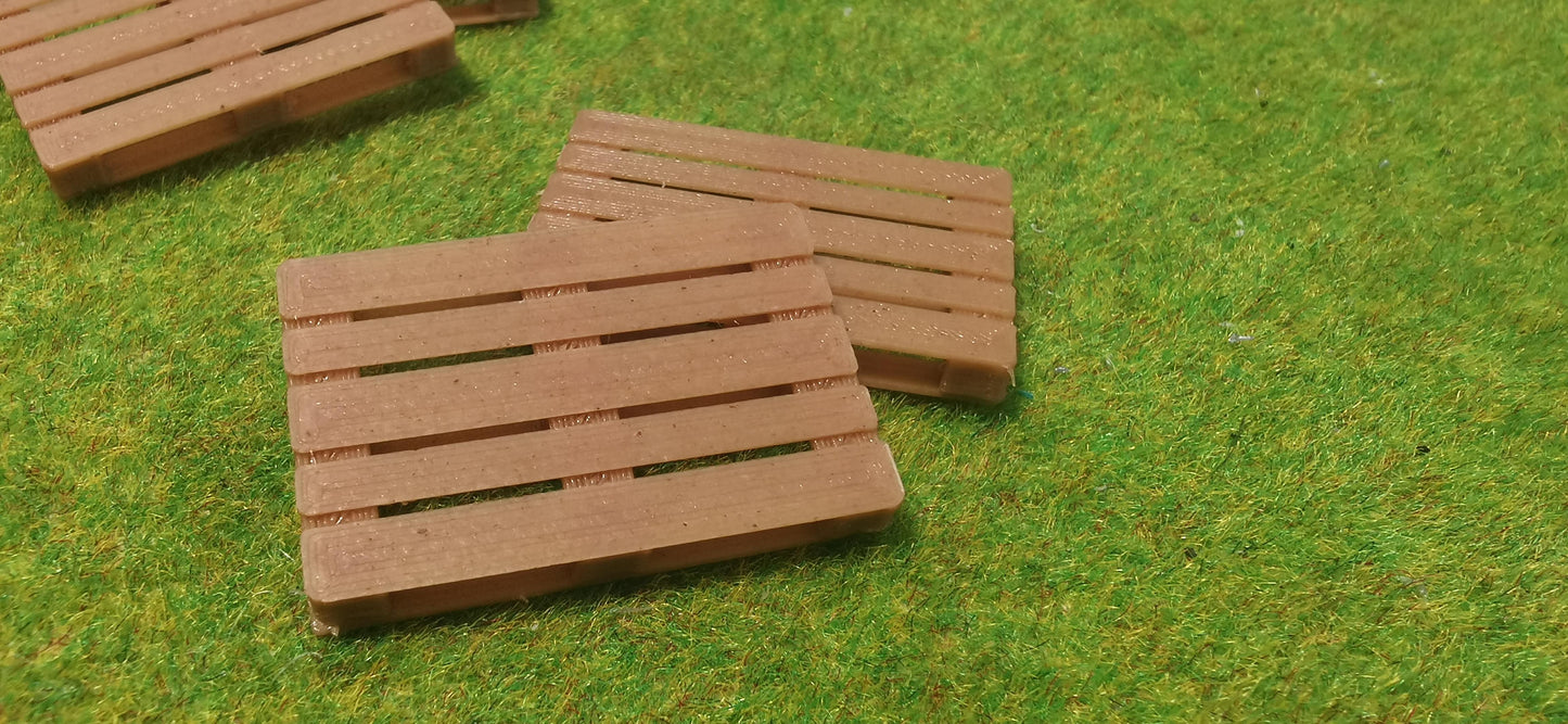 Europaletten aus Echtholzfilament als Ladegut oder Industriedeko