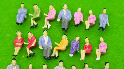 25x Figuren 1:45 (Spur 0) 1:50 – sitzende – fertig bemalt