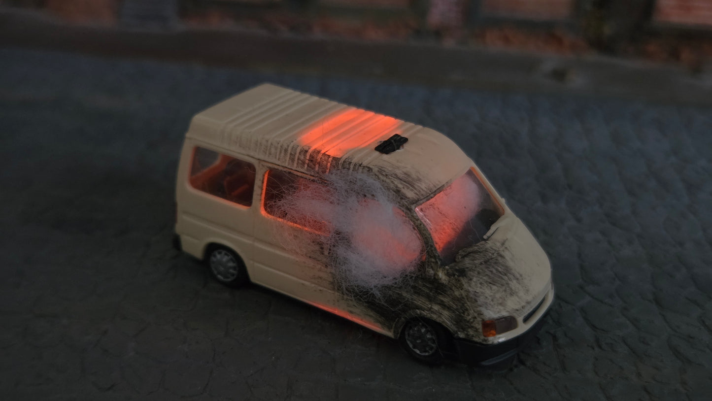 Diverse brennende H0 Autos "Krawalle" + Feuer LED (1:87)